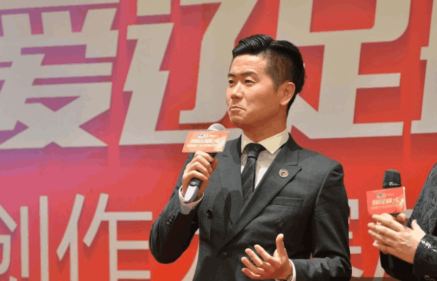 开云kaiyun-关于传奇“老将”新角色：退役后投身青训和公益事业的信息