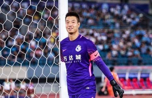 关于传奇“老将”新角色：退役后投身青训和公益事业的信息