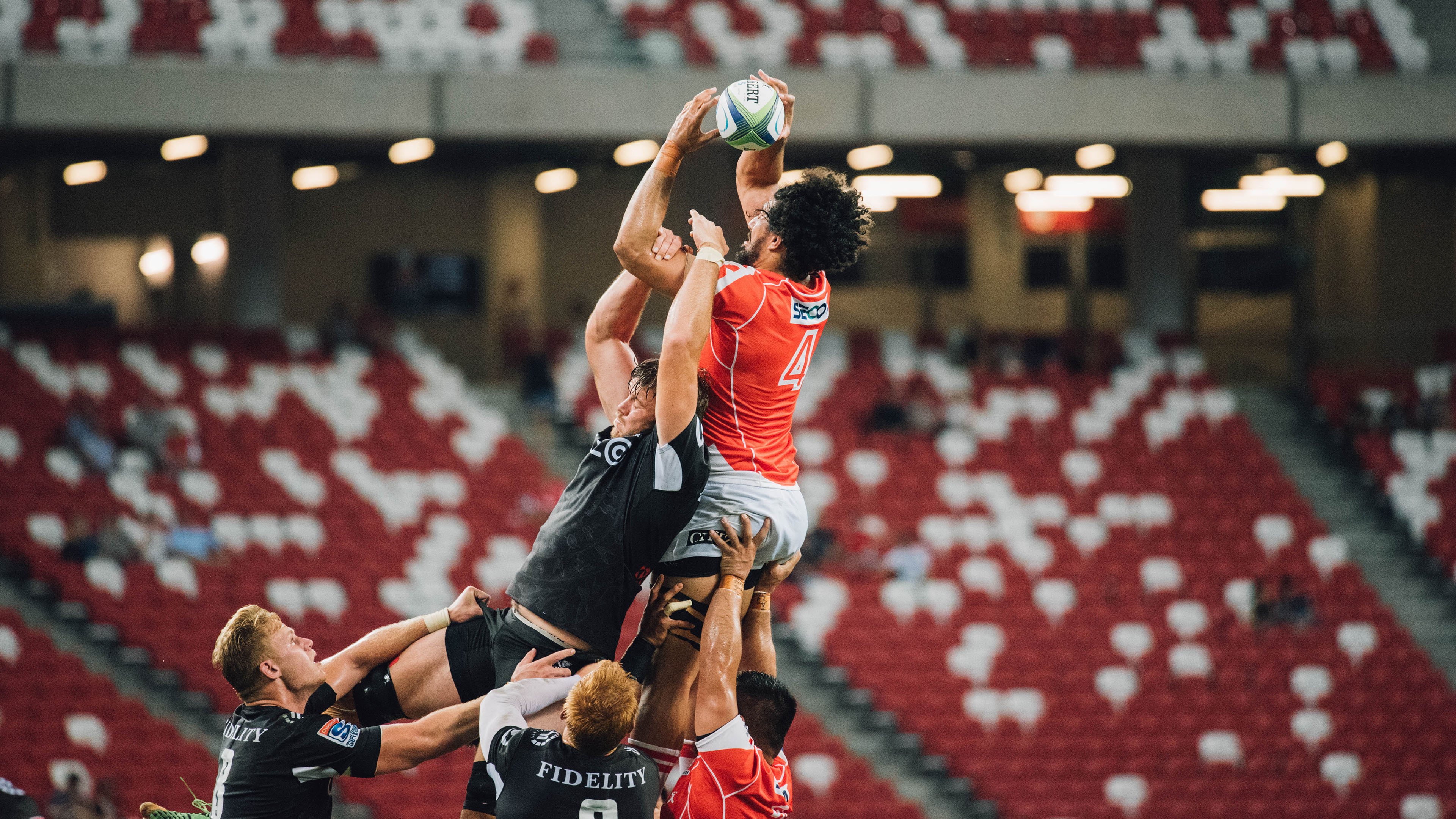 _城市夜跑的魅力:点亮城市的运动激情_,夜景跑道